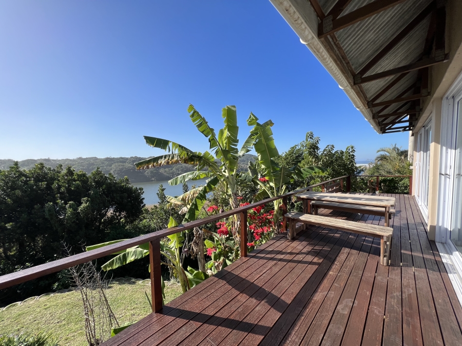 6 Bedroom Property for Sale in Bonza Bay Eastern Cape